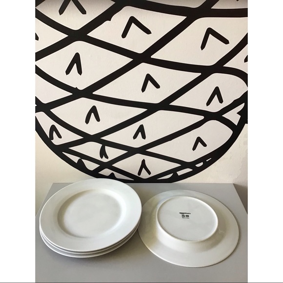 Dinnerware Set - Picture 5 of 5